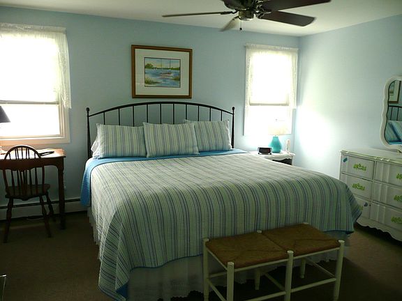 4th image of 45 Davisville Ln