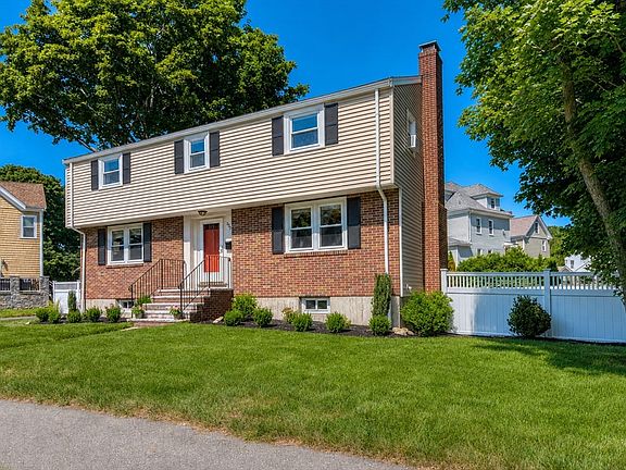 4th image of 209 Prospect St