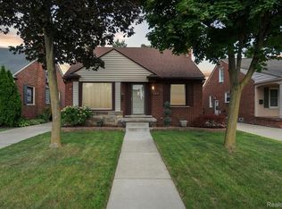 320 Devonshire St, Dearborn, MI 48124