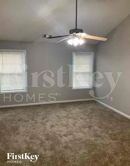 50 Oakbrook Ln — Photo 6