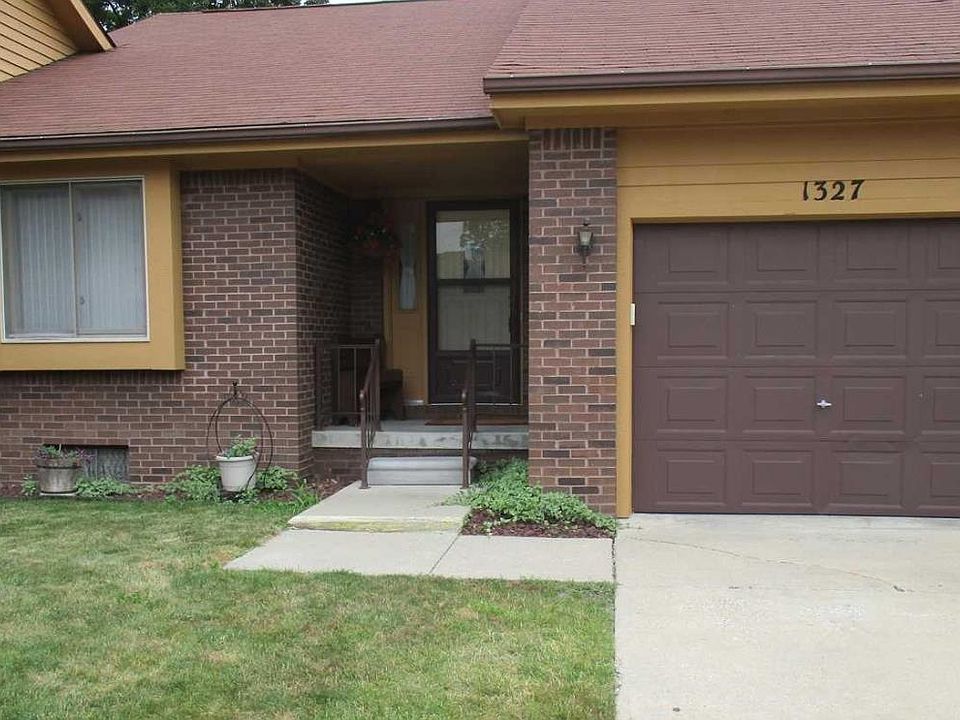 1st image of 1327 Leisure Dr