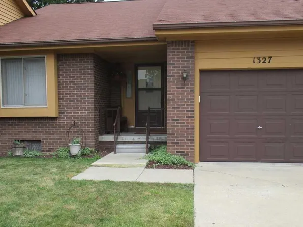 1327 Leisure Dr, Flint, MI 48507