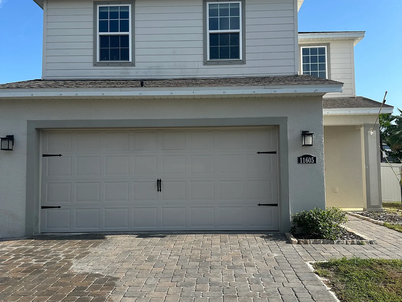 4 bed, 2.5 bath, 2446 sqft, $3,200 — Photo 2