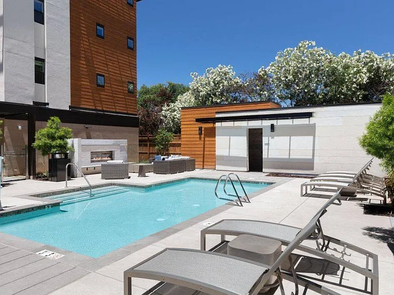 Santana Terrace — Photo 3