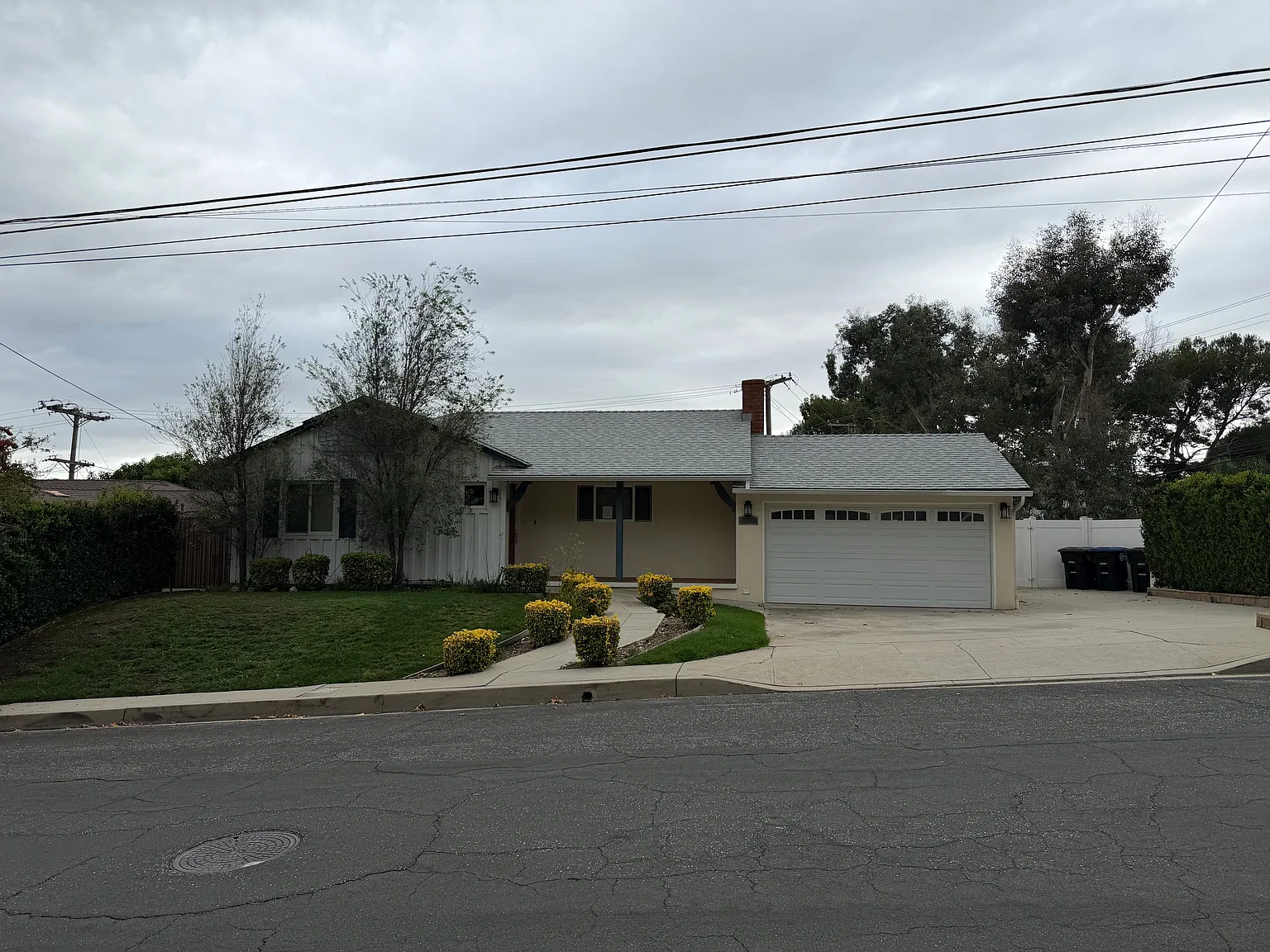3354 Henrietta Ave — Photo 2