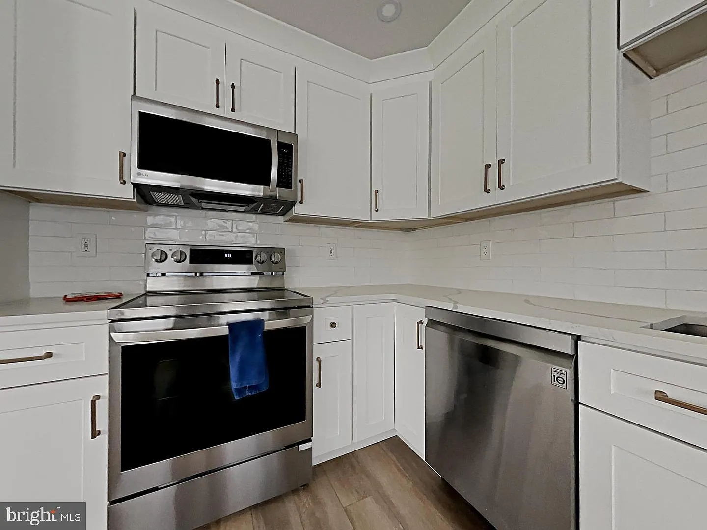 2 bed, 2.5 bath, 1808 sqft, $3,750 — Photo 4