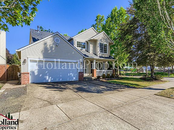 2nd image of 2412 NE 11th Ave