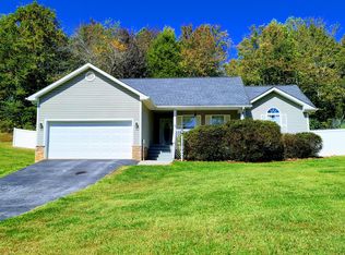 1592 Bluff Rd, Harriman, TN 37748