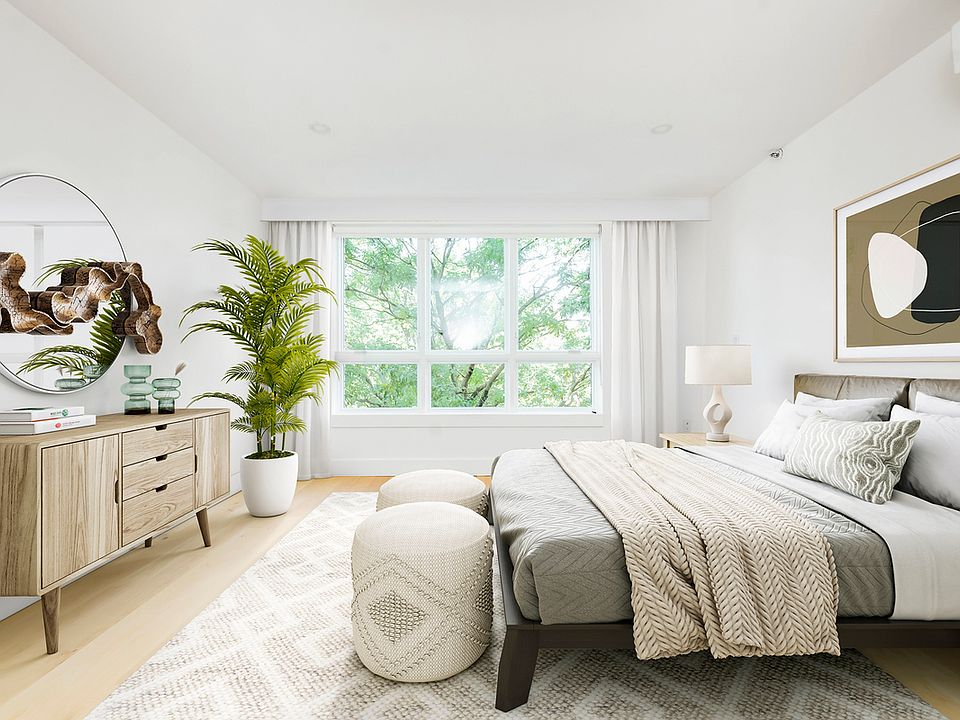 1st image of 1901 10th Ave #3S