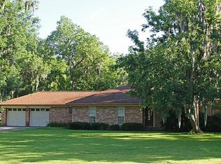 123 Otter Trl, Lake Jackson, TX 77566