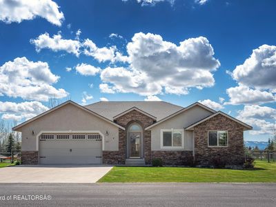 700 Guardian Peaks Ln, Driggs, ID, 83422