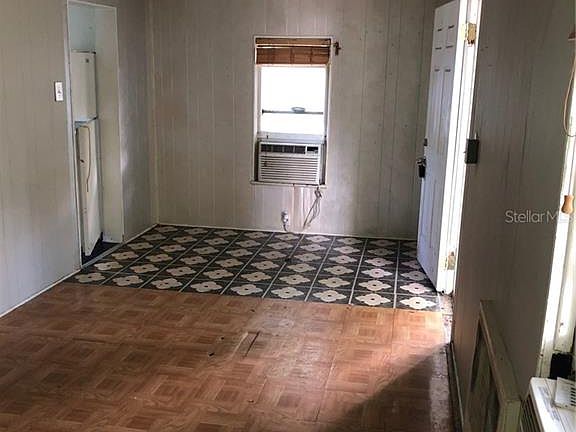 4th image of 1109 E Central Blvd