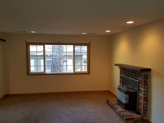 4th image of 917 Harold Dr #A