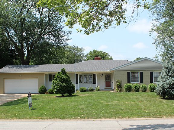 2nd image of 1030 Hillcrest Dr