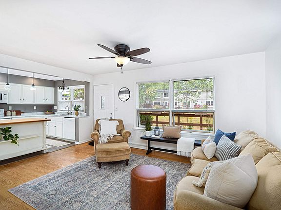 4th image of 301 Kelly Cr #301