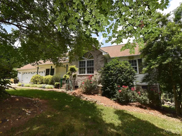 2454 Old Pond Dr, Lincolnton, NC 28092