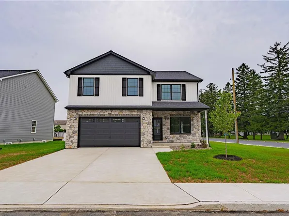870 Palomino Dr N, Catasauqua Bor, PA 18032