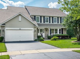 385 Meadowview Ln, Aurora, IL 60502