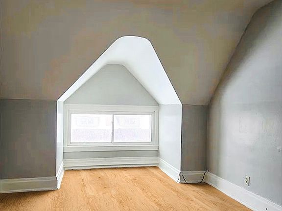 5th image of 622 Pine Ave #3