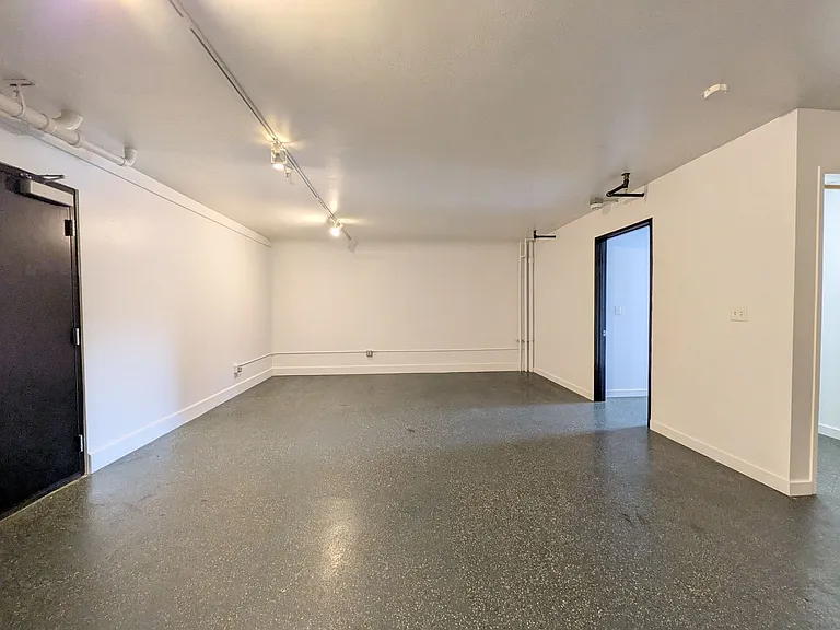 155 Liberty St NE — Photo 38