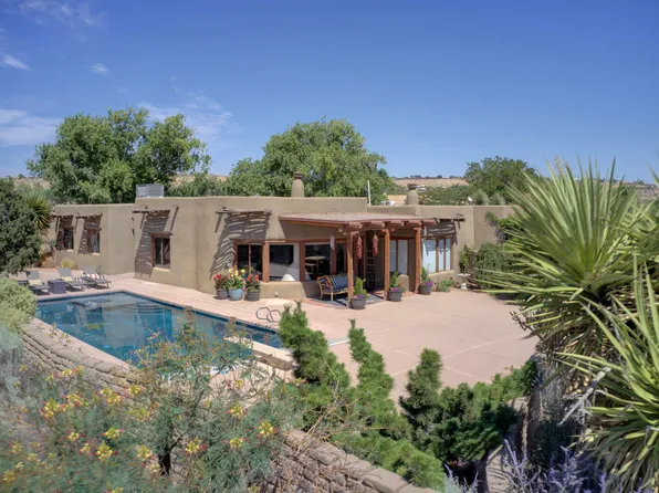 77 Dulce Ct, Corrales, NM 87048
