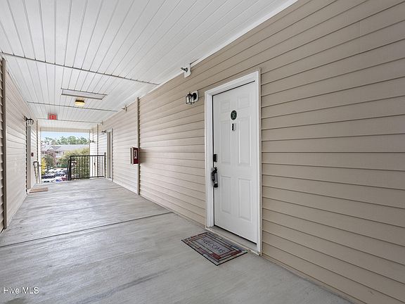 4th image of 2808 Bloomfield Lane Unit 305