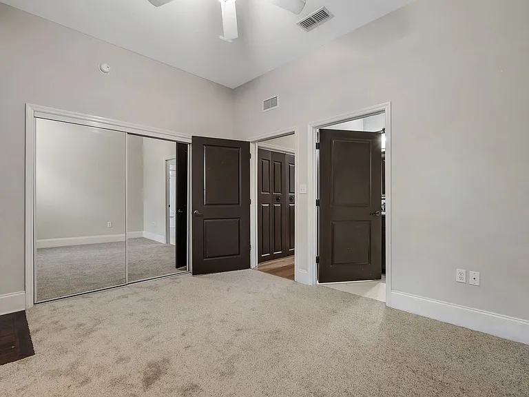 382 E Bradford Rd — Photo 15