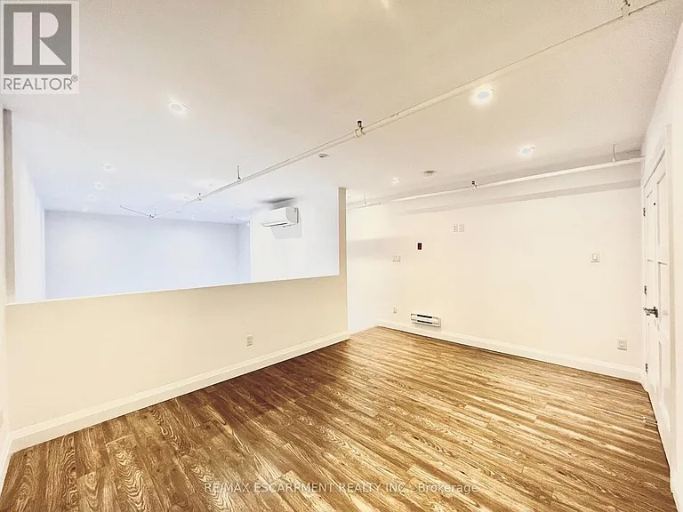 220 Dundurn St S — Photo 29