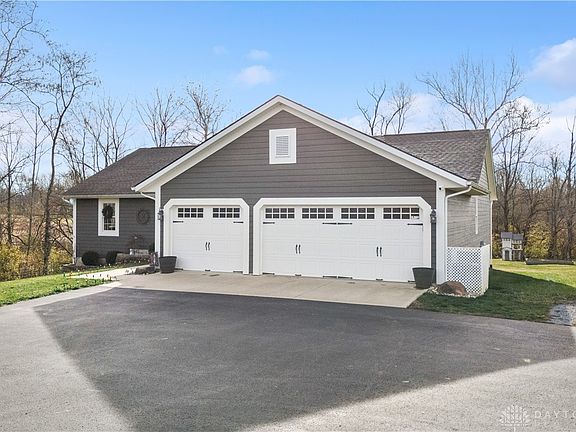 4th image of 160 Meadowbrooke Dr