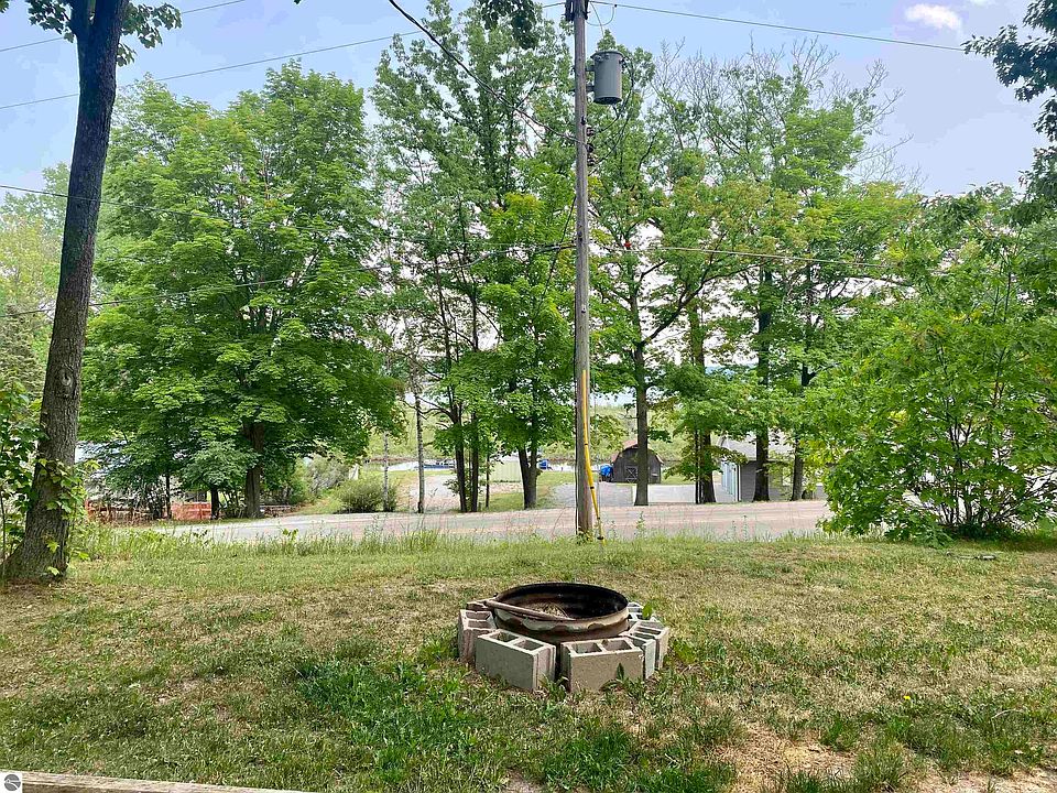 4527 N Sage Lake Rd, Hale, MI 48739 Zillow