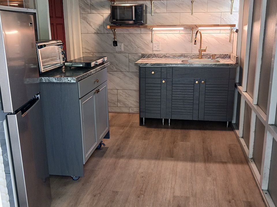 1st image of 2713 Sidney Ave Floor 3