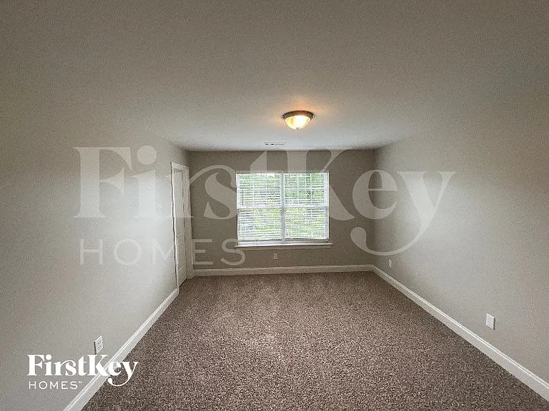 319 Ironwood Dr — Photo 5