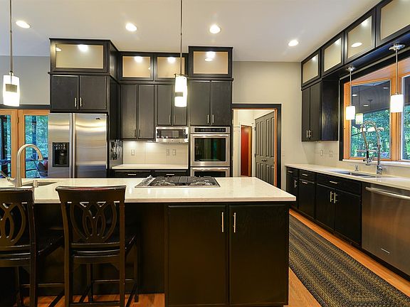 5th image of 7484 Black Forest Dr