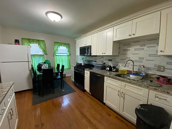 2nd image of 1833 Hyde Park Ave Floor 2