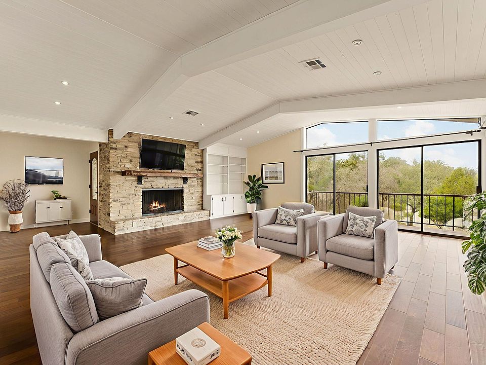 1st image of 204 Los Altos Dr