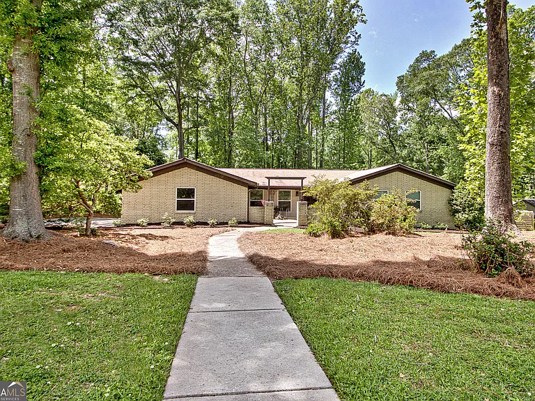 213 Oakmount Dr #FURNISHED — Photo 1