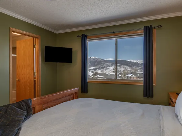 40 Twenty Grand Ct, Silverthorne, CO 80498