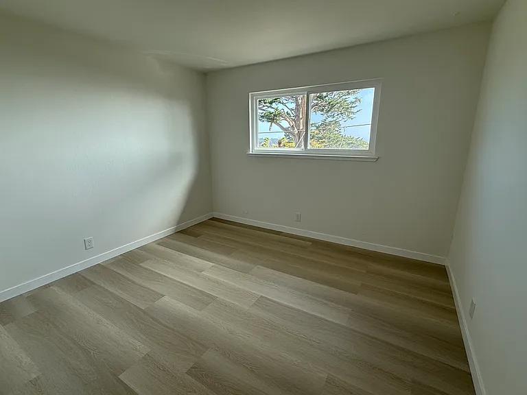 723 Kelmore St — Photo 14