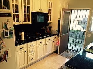 2nd image of 506 Douglas St