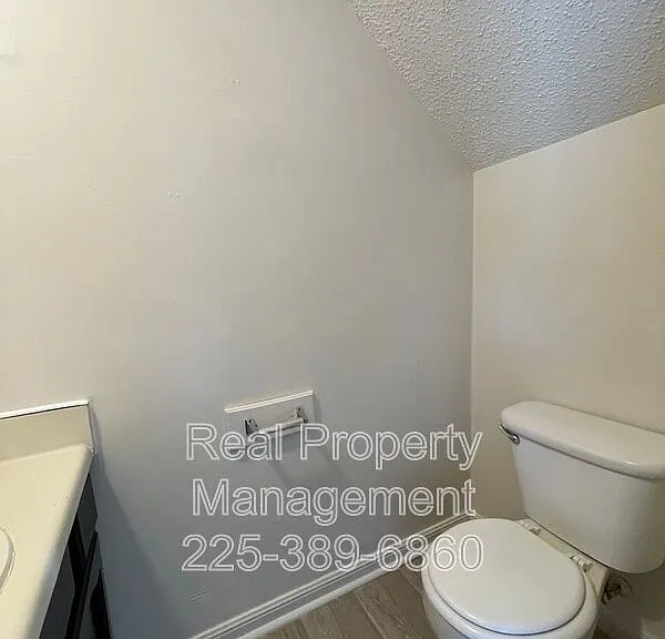 750 Hospital Rd #O-4 — Photo 8