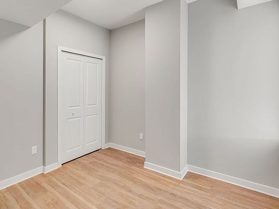 5th image of 2556 Germantown Ave #215A