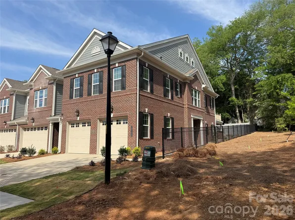 12123 Lavinia Ln, Charlotte, NC 28277