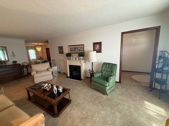 4th image of 1030 E 2nd Ave