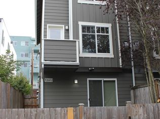 5260 Brooklyn Avenue NE #B, Seattle, WA 98105