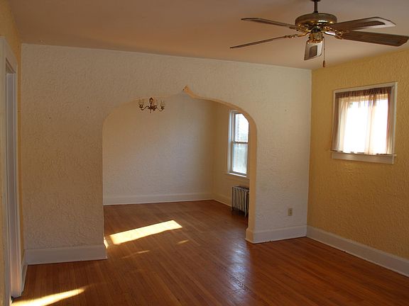 4th image of 1909 Douglas St #1S