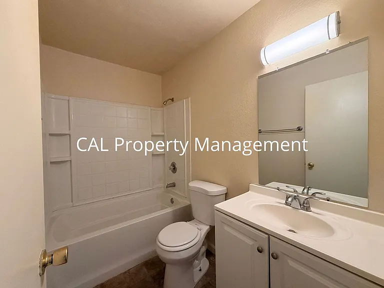 1059 N Sanborn Rd — Photo 9