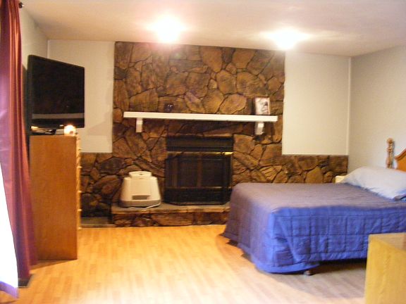 Bed Room (4) or Family Room