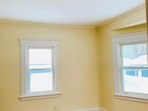 2nd image of 272 Halsted St Floor 1