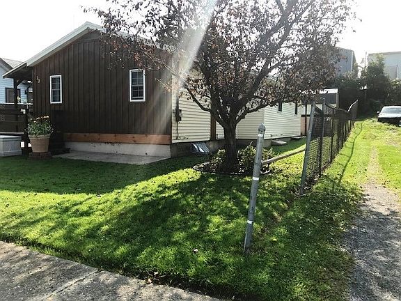 4th image of 23 Tamarack St