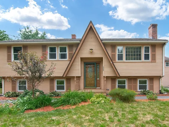 535 Arlington St, Dracut, MA 01826